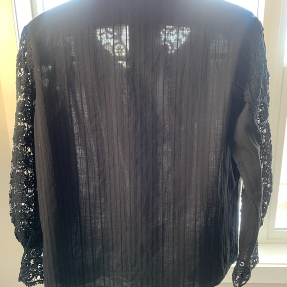 Black Lace blouse. Size XXL. Fits as a XL - Picture 2 of 2